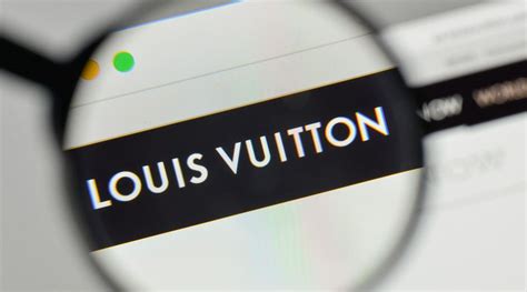 solicitereen bij louis vuitton|Louis Vuitton litigation director.